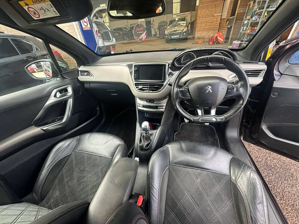 Peugeot 208 XY THP 2013