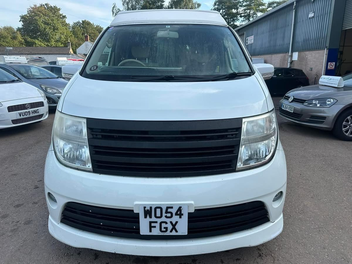 NISSAN ELGRAND CAMPER – PROFESSIONAL CONVERSION