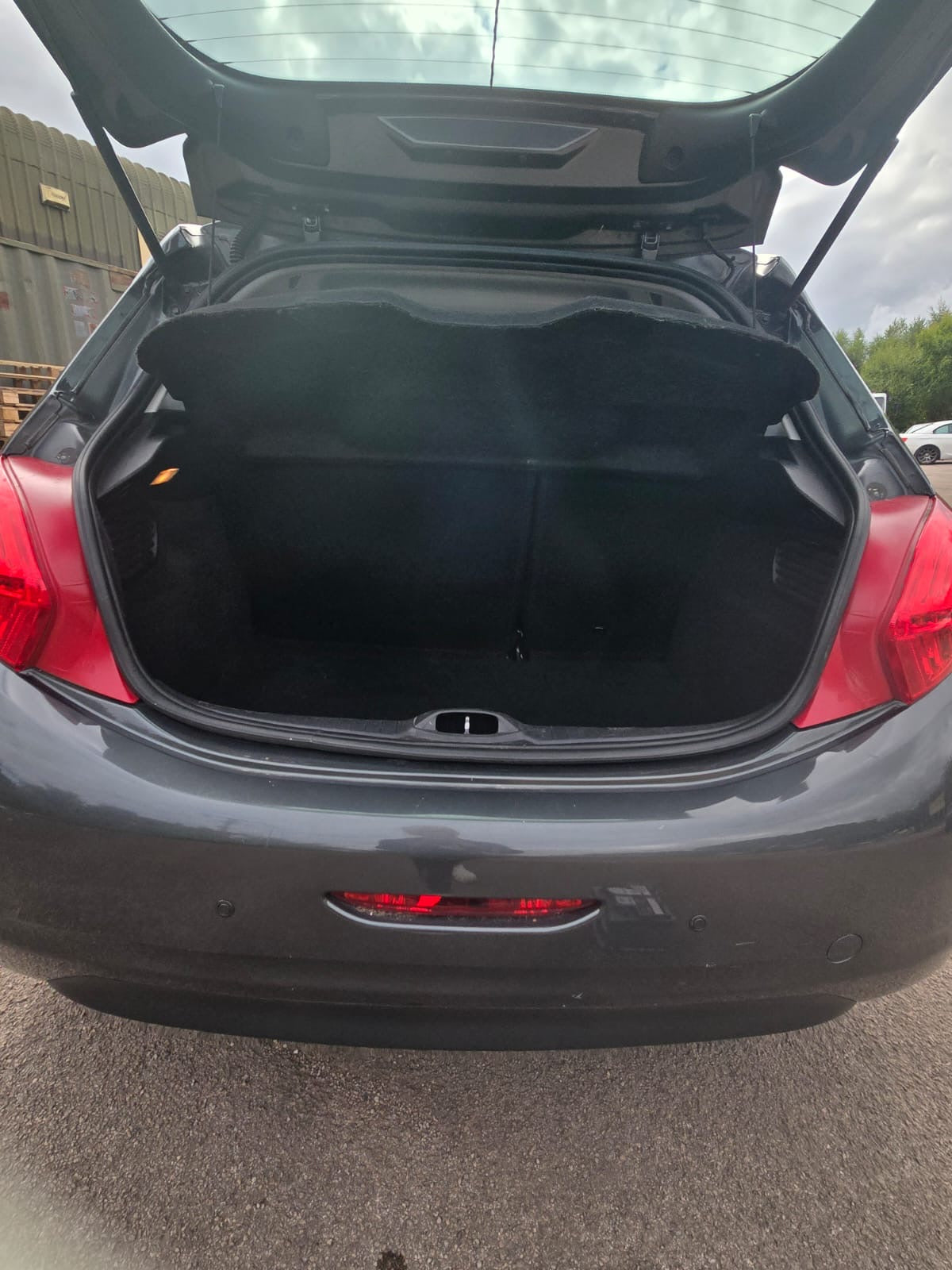Peugeot 208 2014