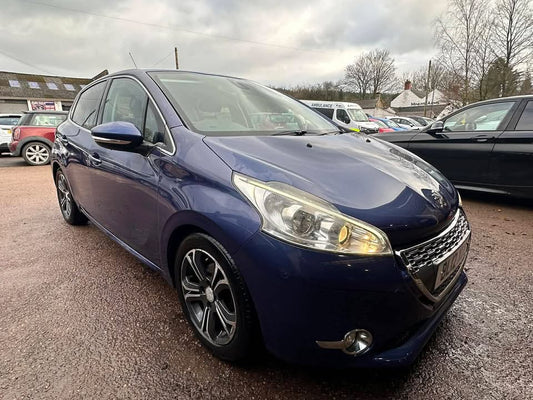 Peugeot 208 Allure 1.6 E-HDI 92 2012