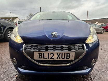 Peugeot 208 Allure 1.6 E-HDI 92 2012