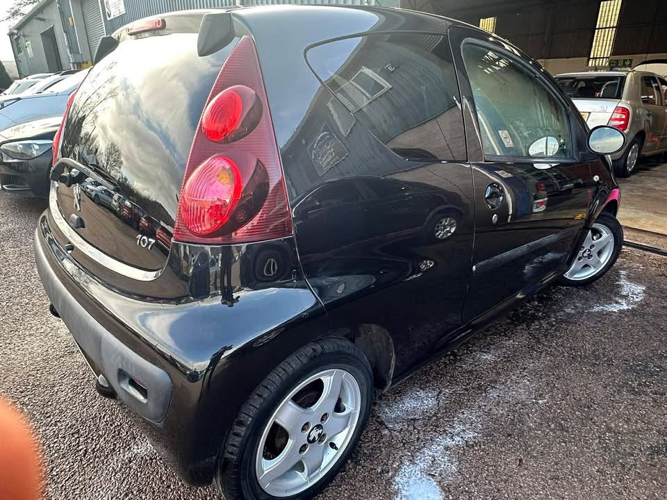 Peugeot 107 Allure 1.0 2012