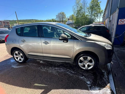 PEUGEOT 3008 ACTIVE E-HDI AUTO 2013