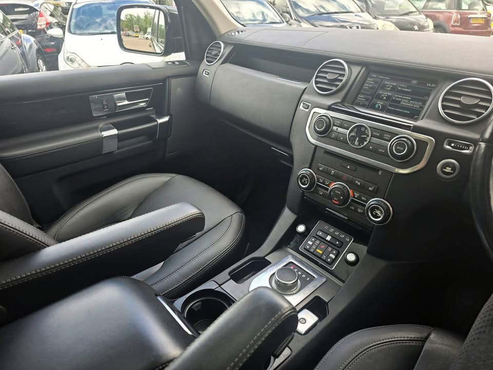 LAND ROVER DISCOVERY 4 HSE SDV6 3.0 AUTO 2012