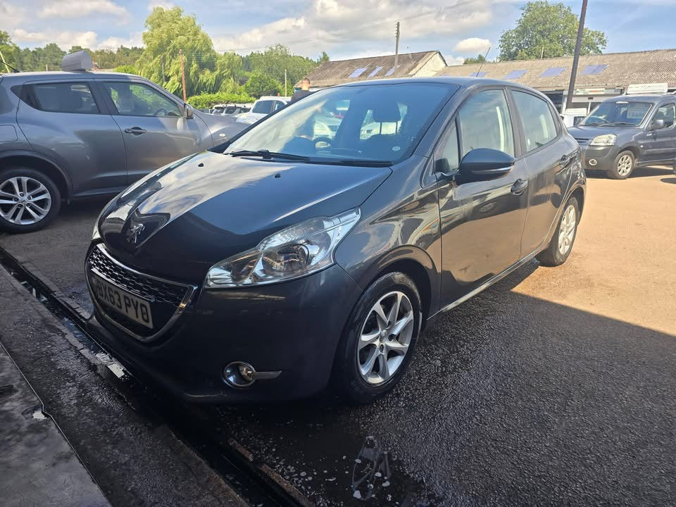 PEUGEOT 208 ACTIVE 1.4 HDi 2013
