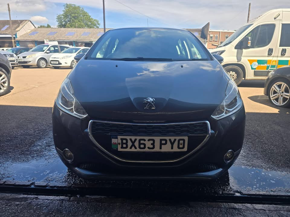 PEUGEOT 208 ACTIVE 1.4 HDi 2013