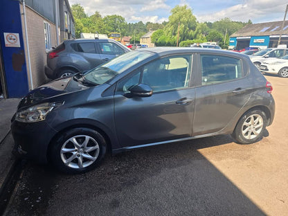 PEUGEOT 208 ACTIVE 1.4 HDi 2013