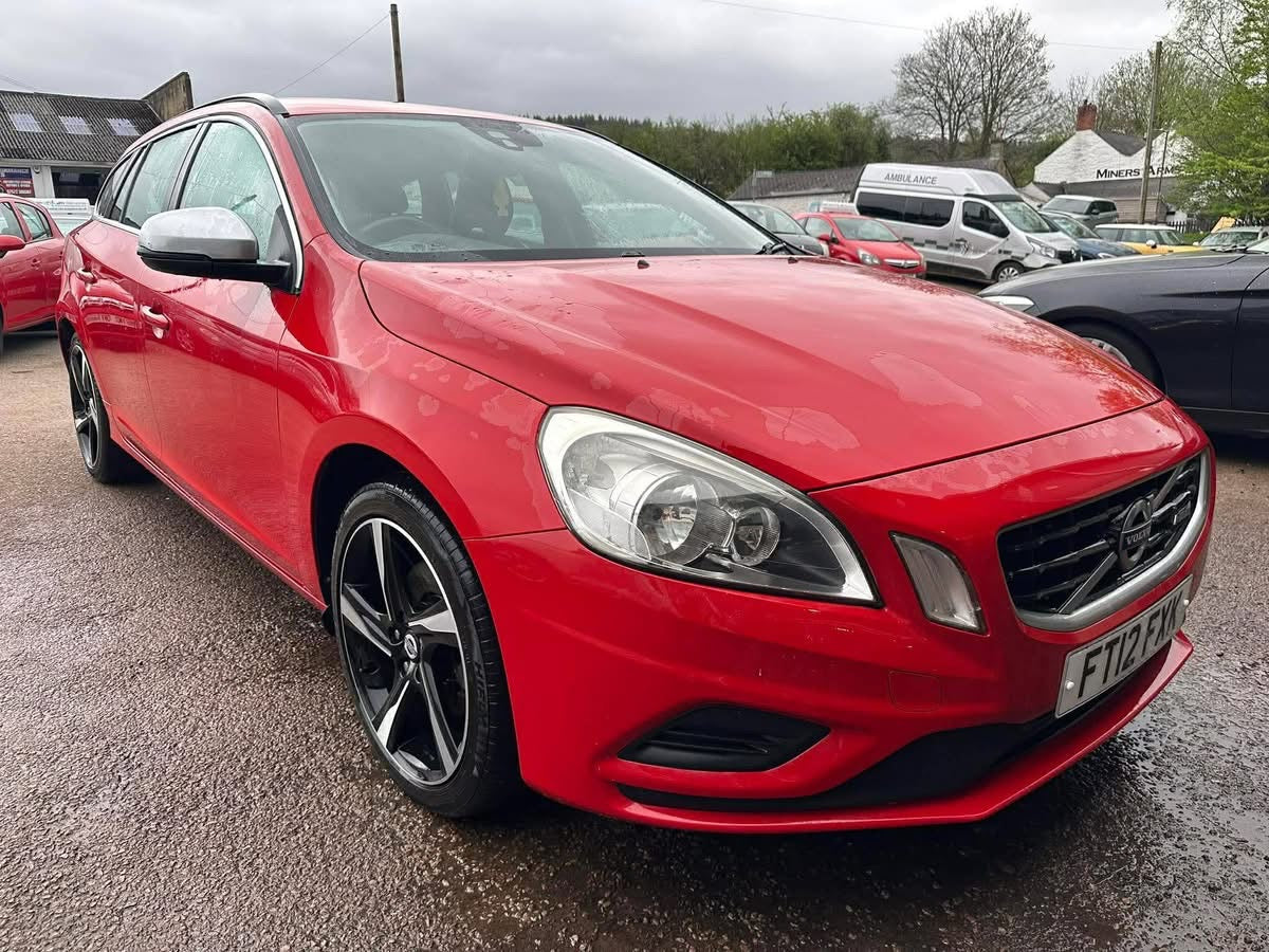 VOLVO V60 R-DESIGN D3 2012