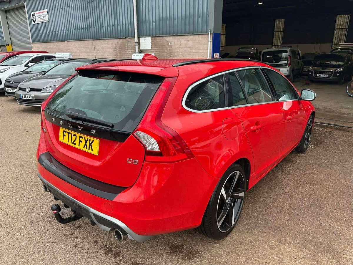 VOLVO V60 R-DESIGN D3 2012