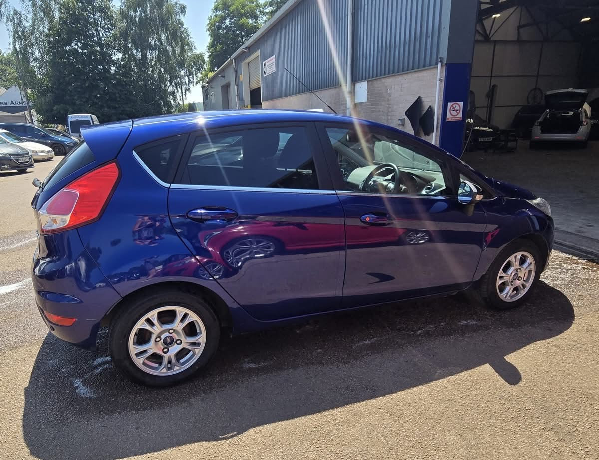 Ford Fiesta Titanium Econetic TDCi 95 2104