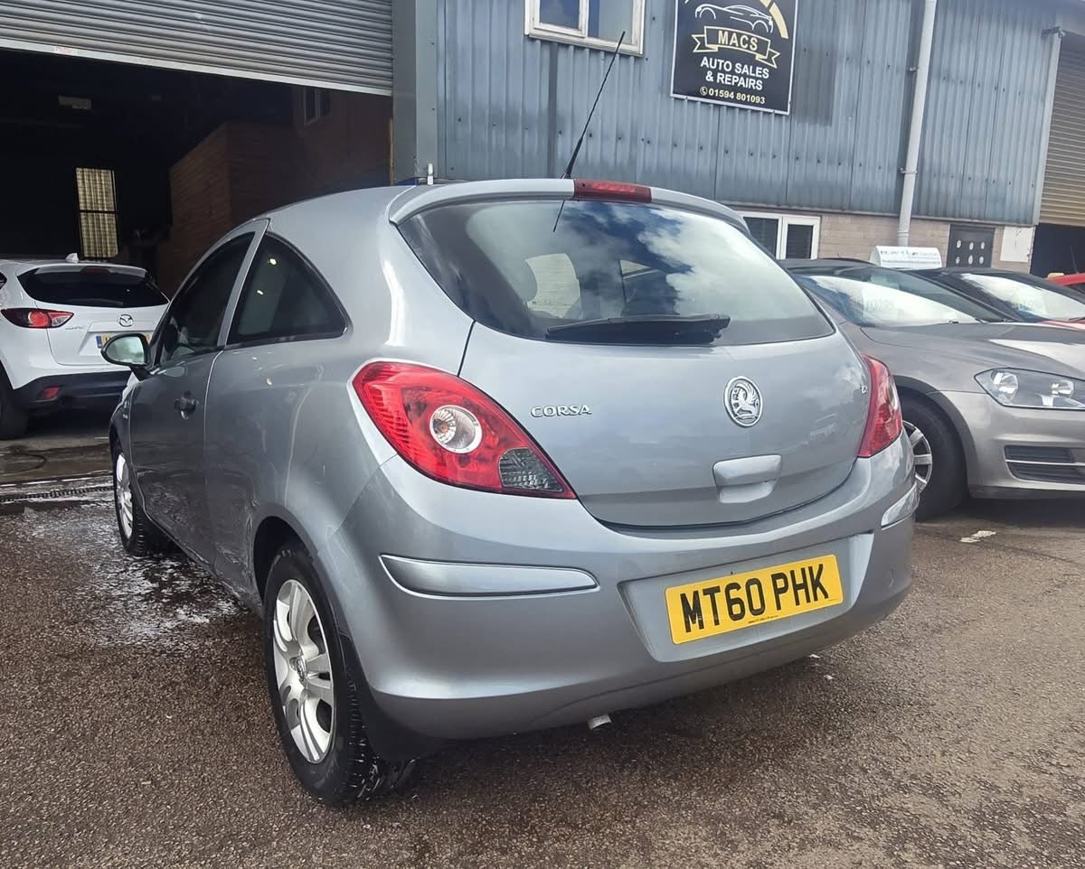 VAUXHALL CORSA ENERGY 2011