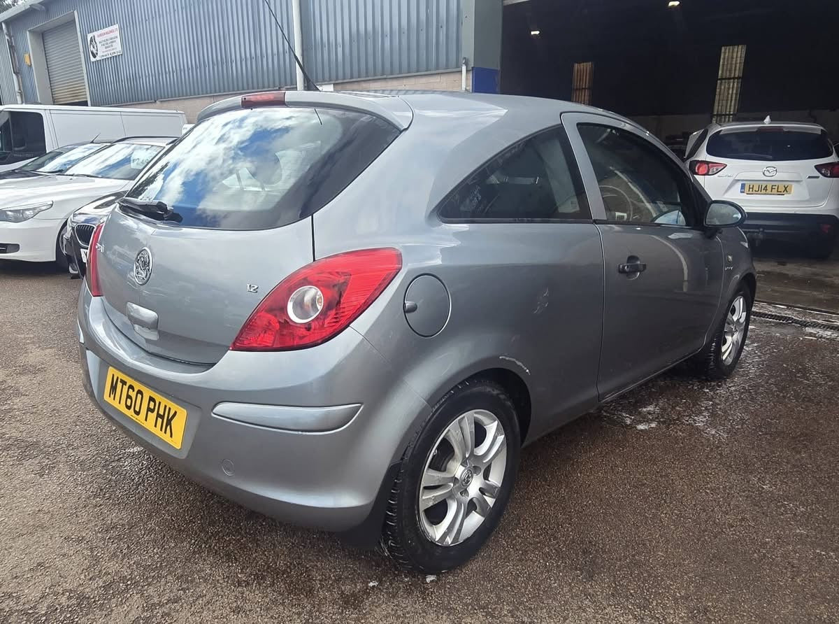 VAUXHALL CORSA ENERGY 2011