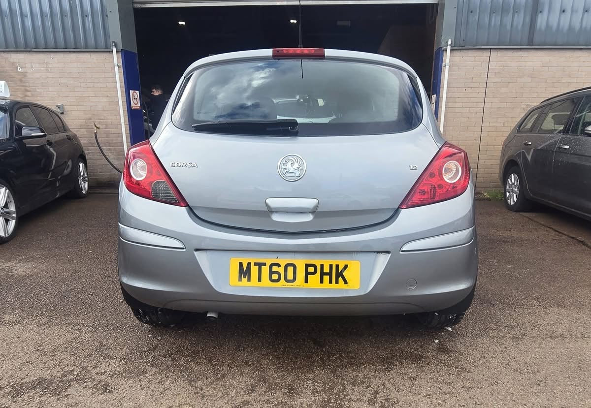 VAUXHALL CORSA ENERGY 2011