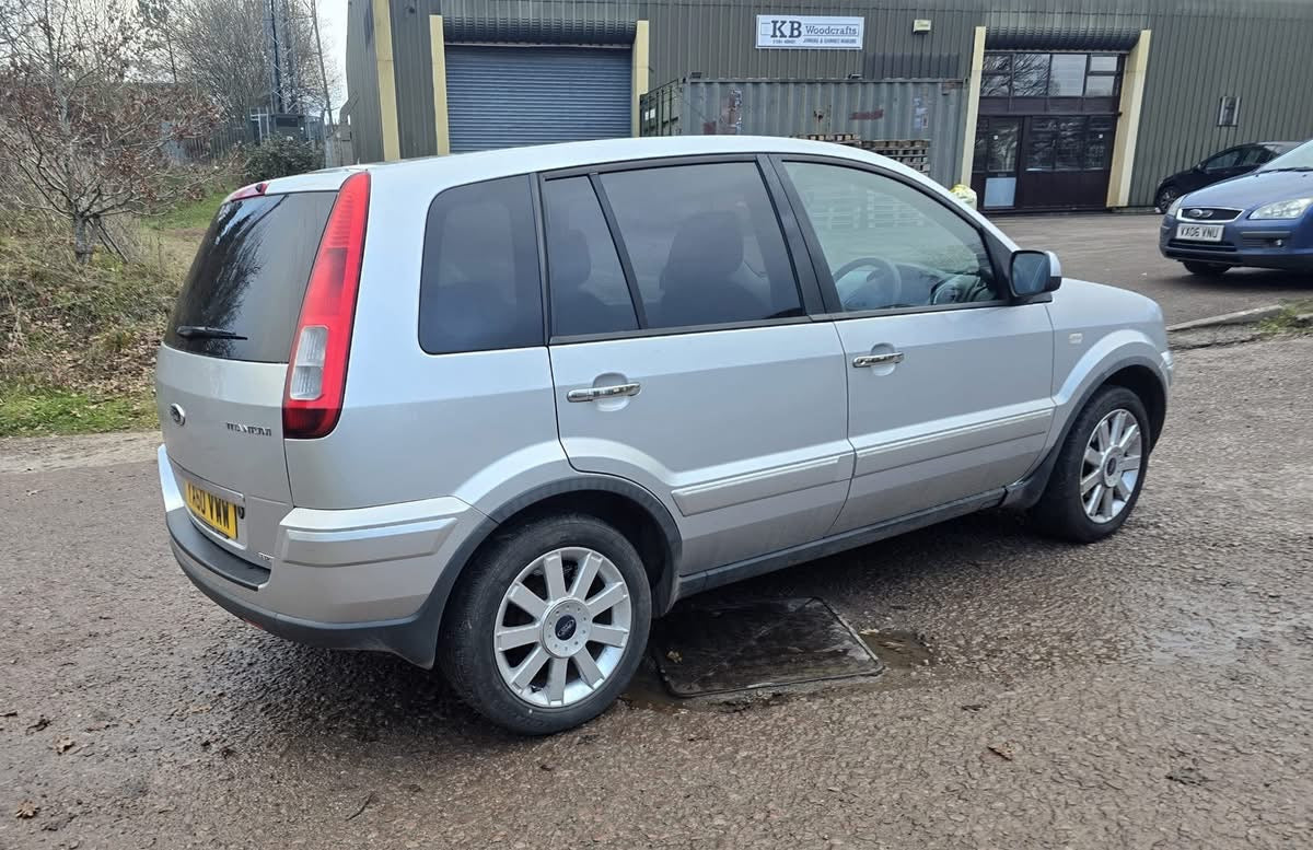 Ford Fusion Titanian