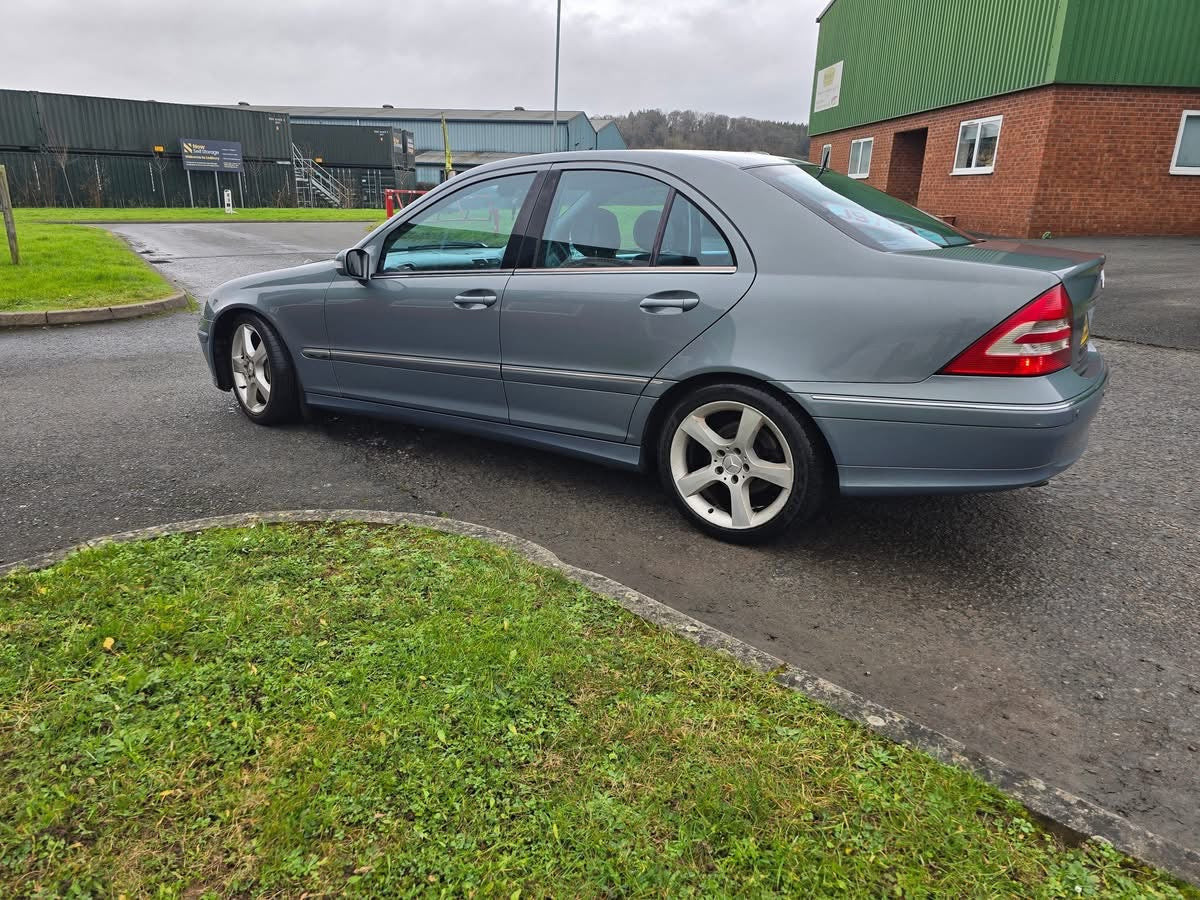 Mercedes C320 V6 2005