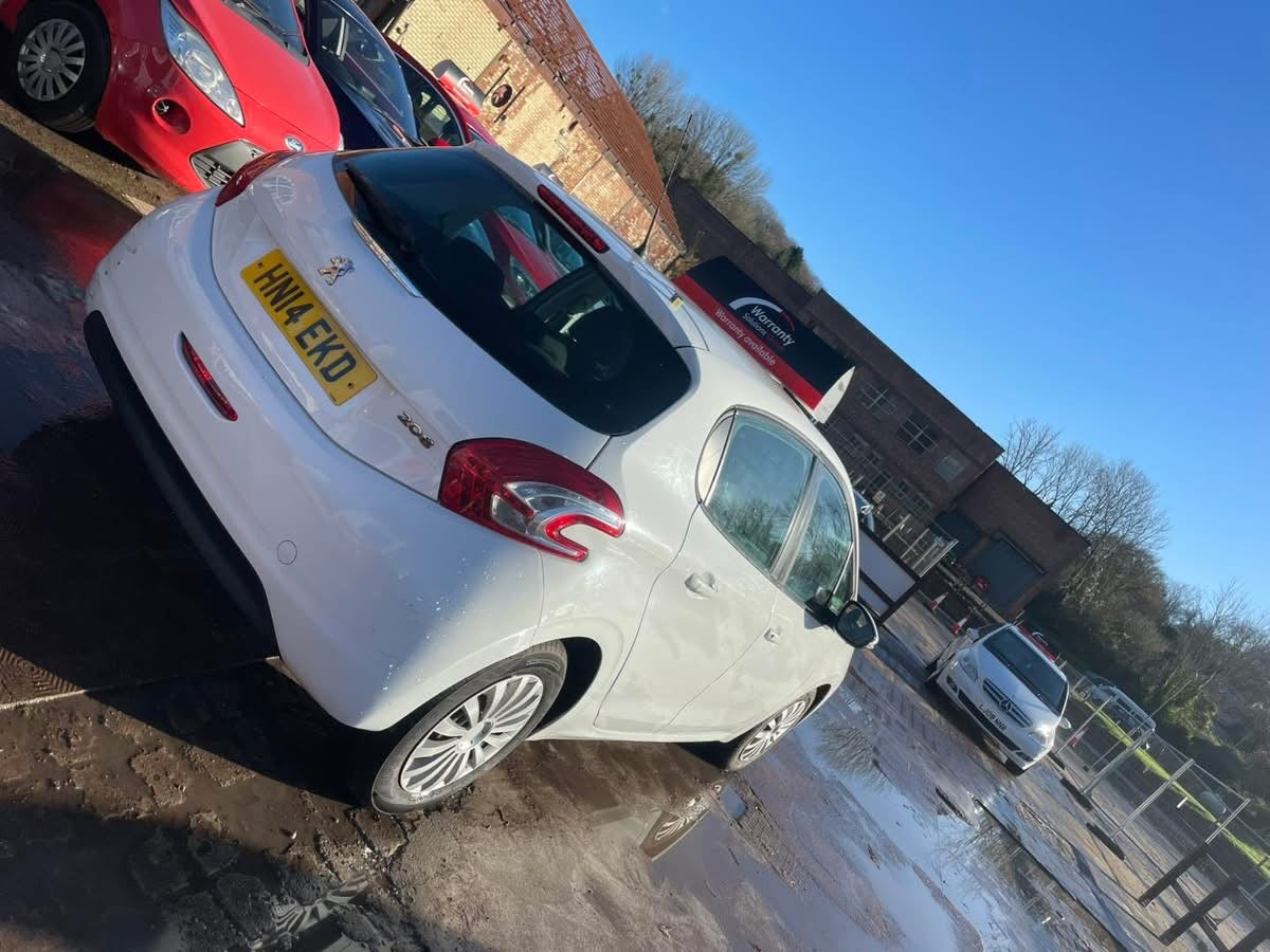 Peugeot 208 Access Plus 2014