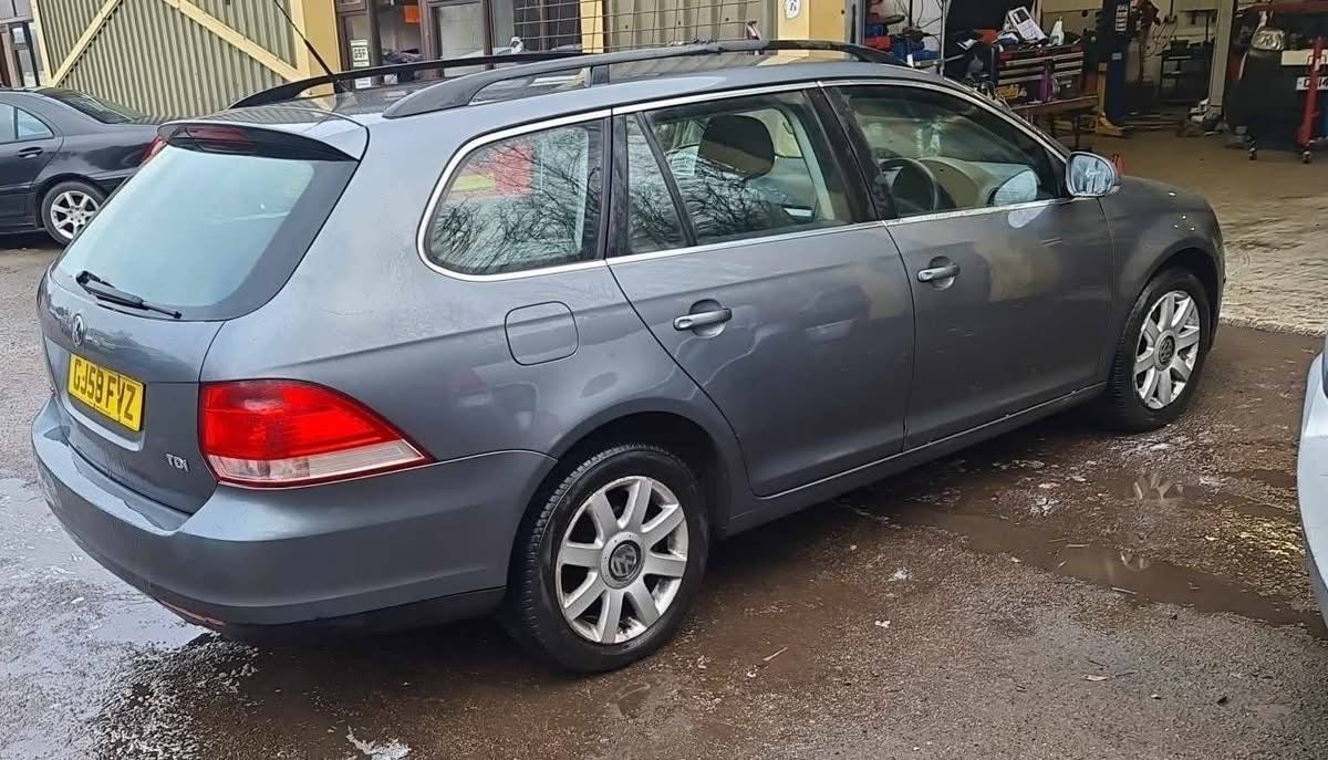 Volkswagon Golf Estate SE TDI 58 plate